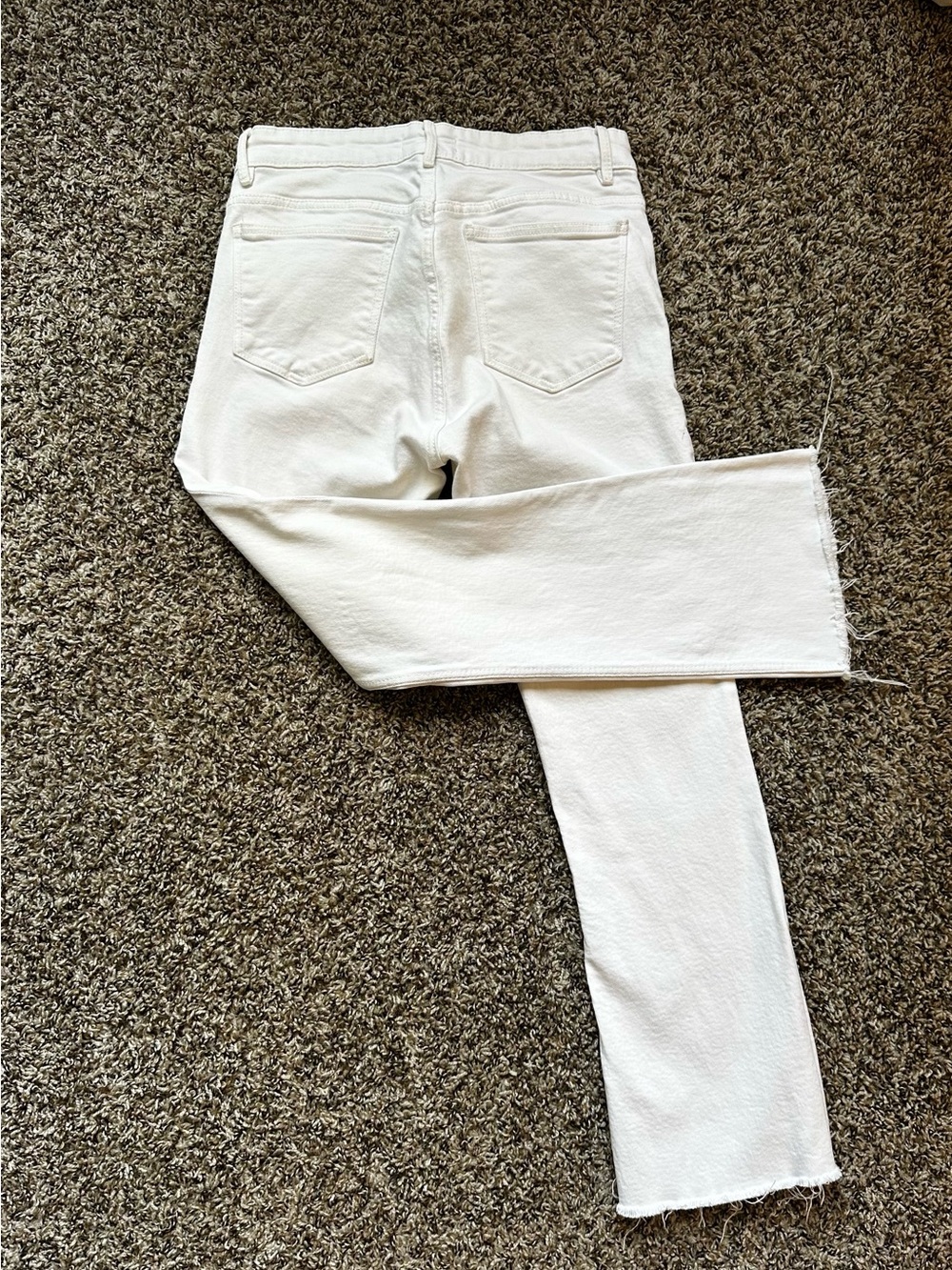 Zara Women’s White mid- Rise Straight Jeans